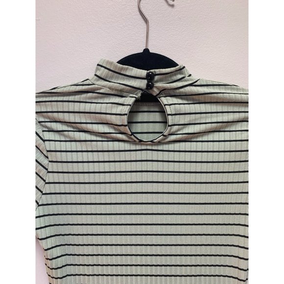 Bodycon, ribbed, high neck Missguided dress - Picture 4 of 7